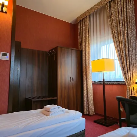 Hotel Dworski Galaktyczny Park Warzymice Exteriér fotografie