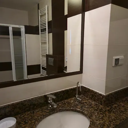 Hotel Dworski Galaktyczny Park Warzymice Exteriér fotografie