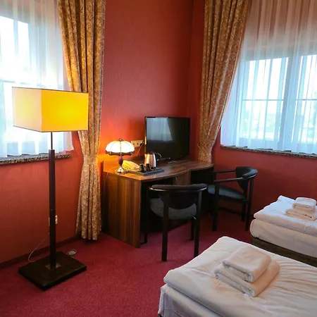 Hotel Dworski Galaktyczny Park Warzymice Exteriér fotografie
