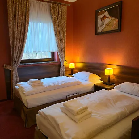 Hotel Dworski Galaktyczny Park Warzymice Exteriér fotografie