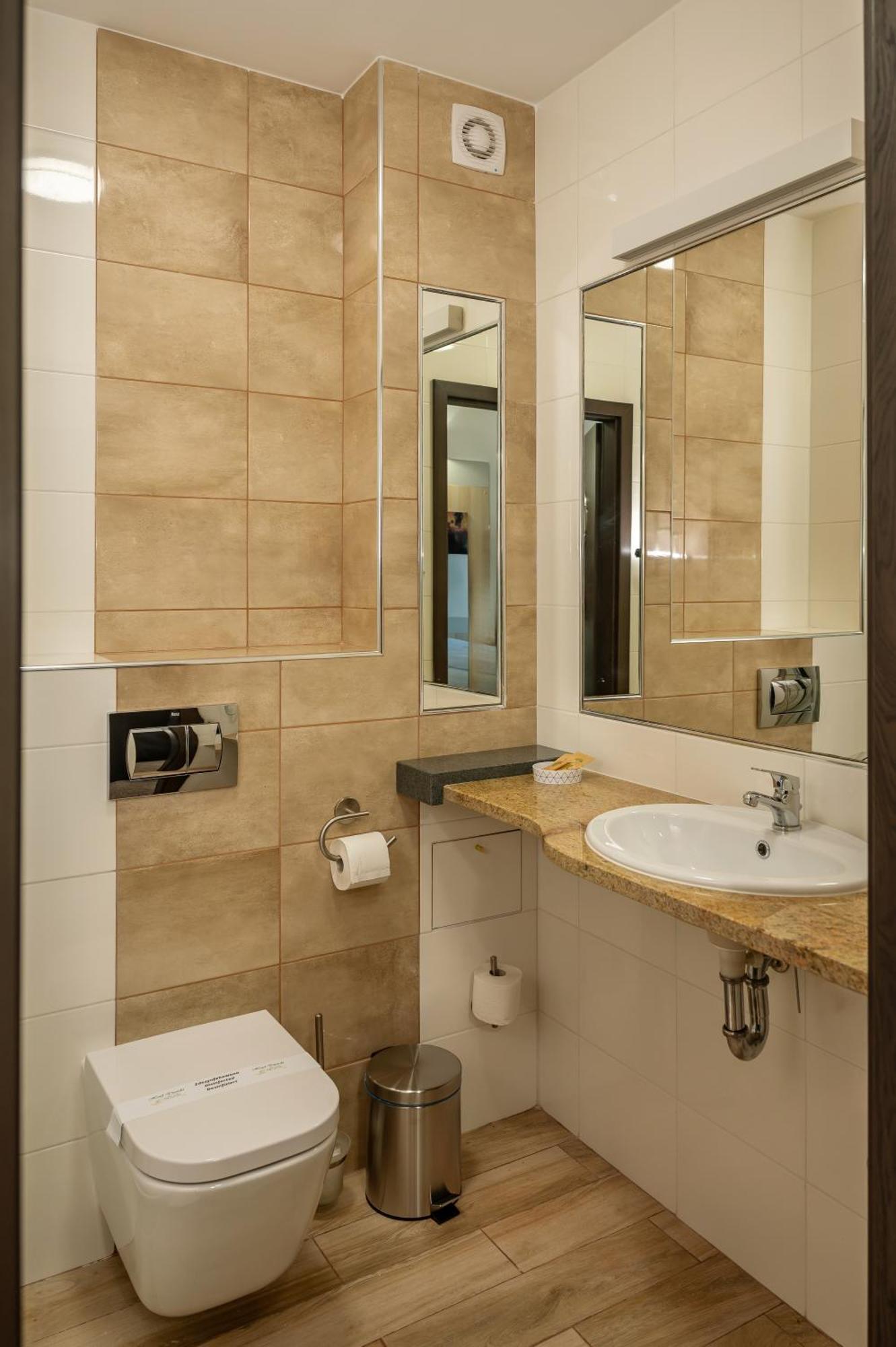 Dworski Galaktyczny Park Hotel 3*