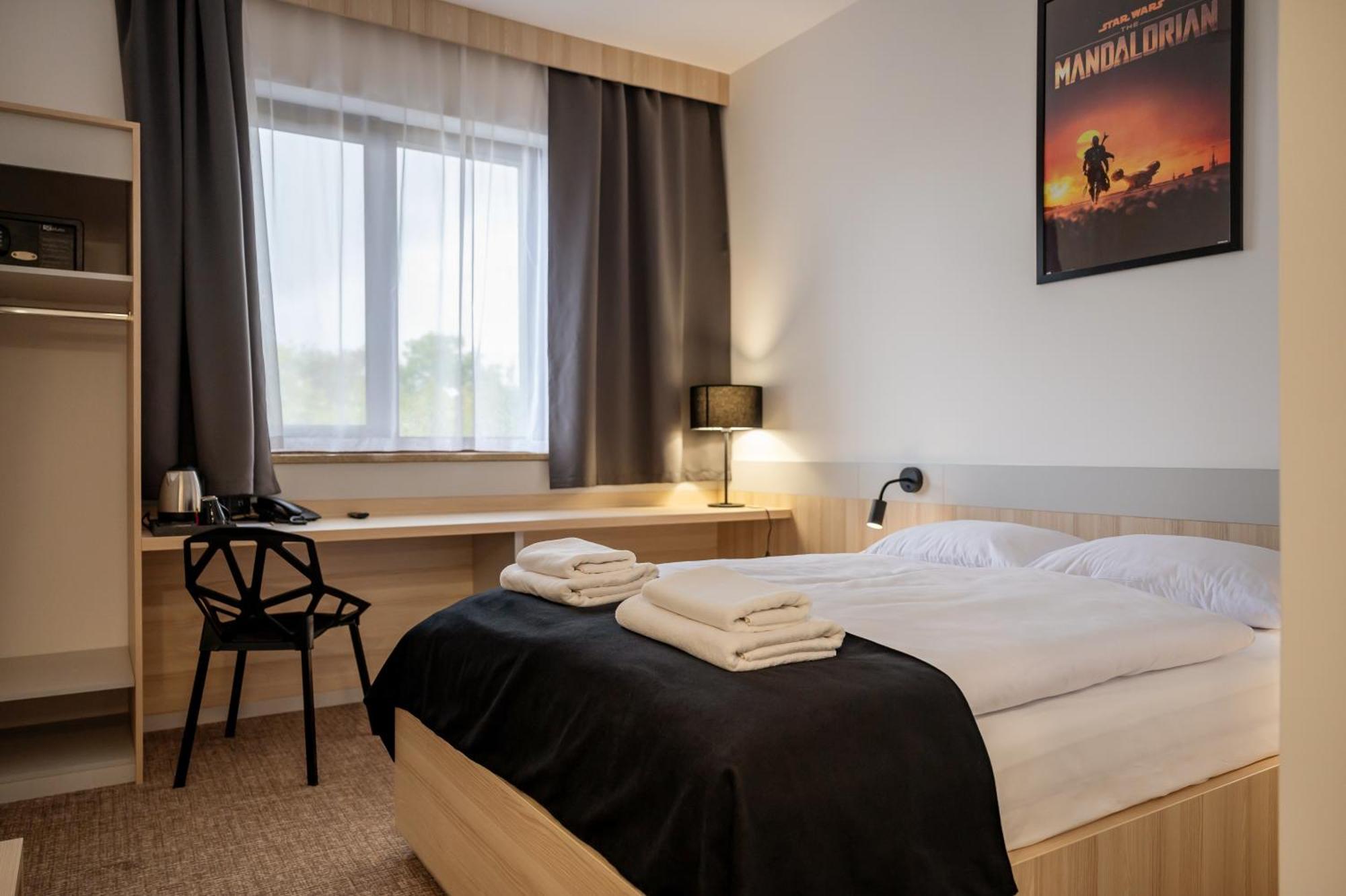 Dworski Galaktyczny Park 3* Warzymice