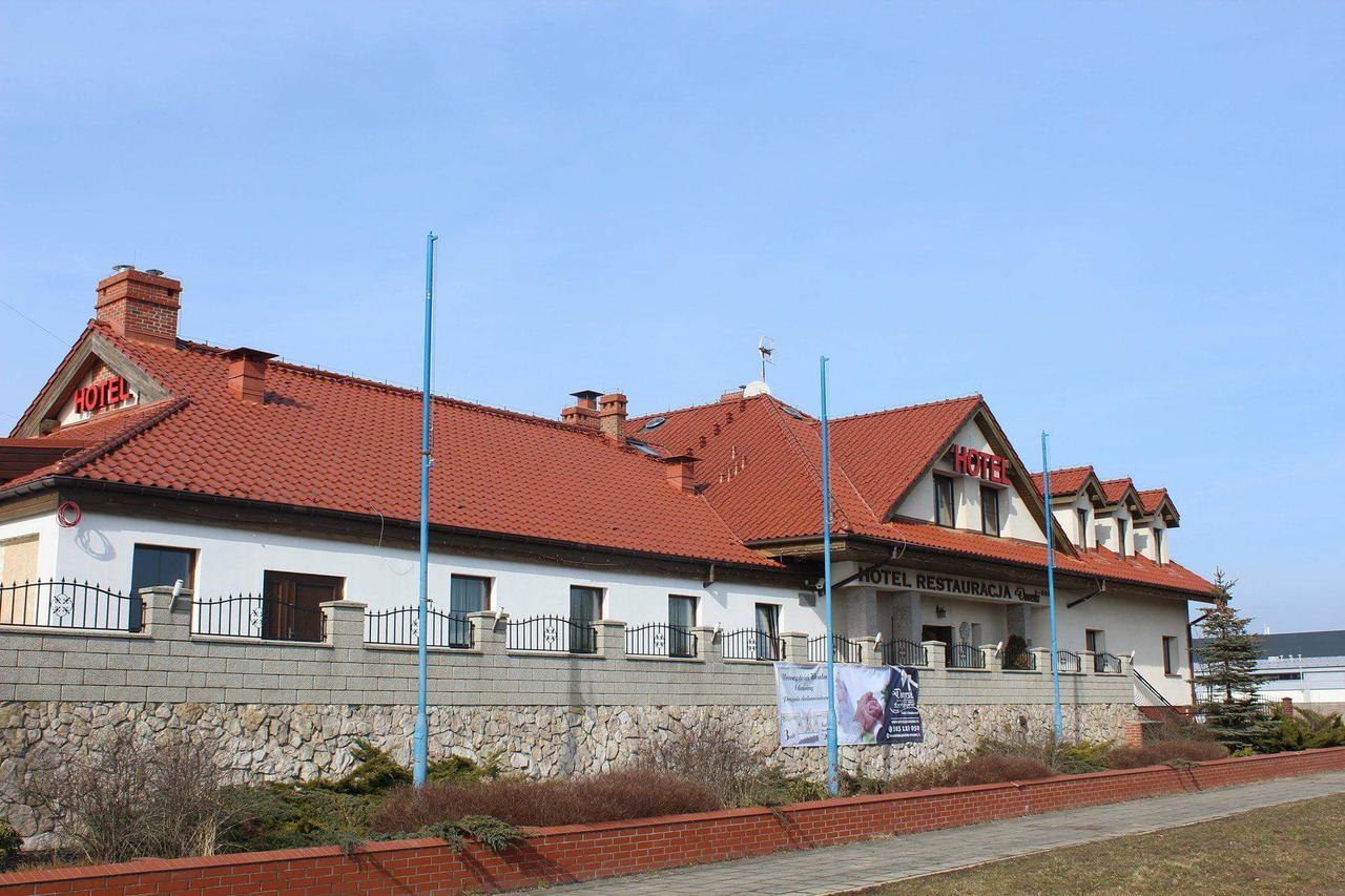 Hotel Dworski Galaktyczny Park 3*